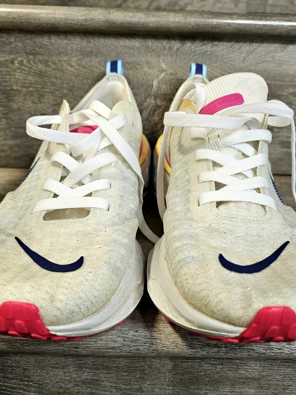 Nike ZoomX Men’s Running Shoes Invincible 10.5 White Pink Blue Athletic Shoes